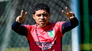 Vitor Jacaré em treino no CT Lanna Drumond (foto: Mourão Panda/América)