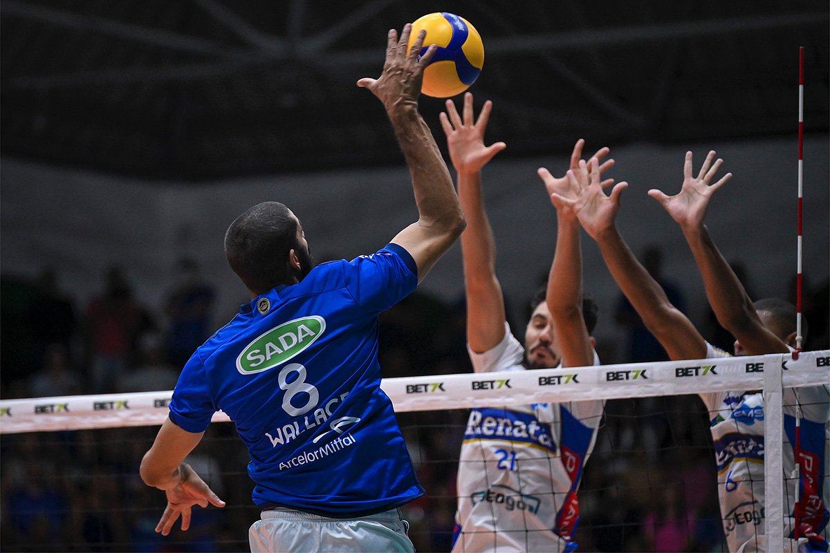 Wallace, oposto do Cruzeiro (foto: Agência i7/Cruzeiro)
