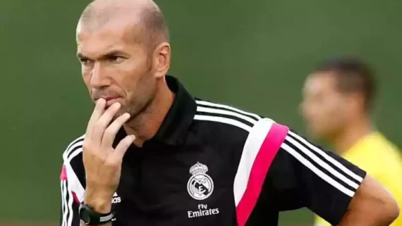 Zidane, treinador (foto: AFP)