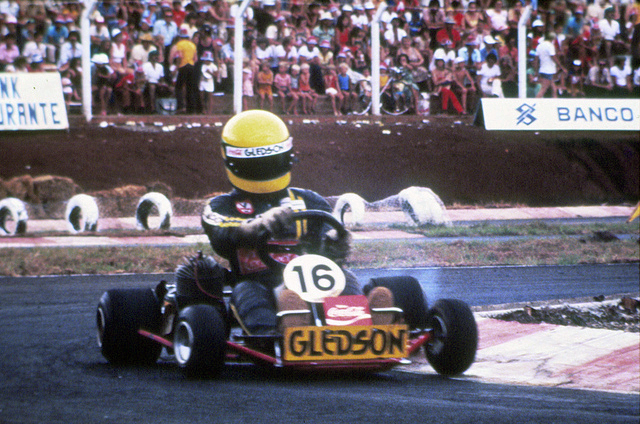 Ayrton Senna durante corrida de kart - (foto: Divulgação/Instituto Ayrton Senna)