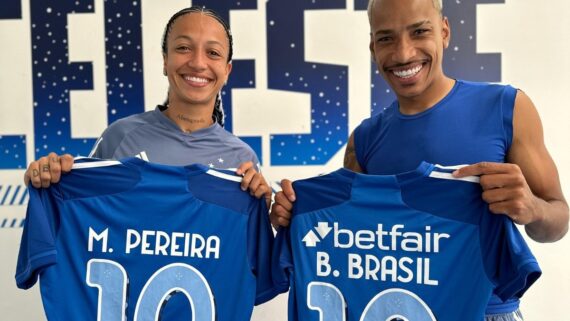 Byanca Brasil e Matheus Pereira trocaram camisas (foto: Cruzeiro/Divulgação)
