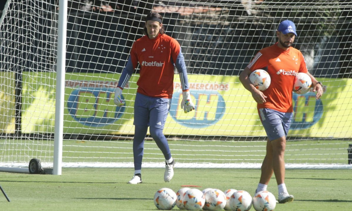 Cássio em treino do Cruzeiro (foto: Edesio Ferreira/EM/D.A.Press)