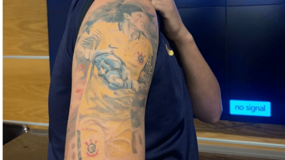 Tatuagem de torcedor do Corinthians em homenagem ao goleiro Cássio (foto: Tadeu Antoniassi Hóla)