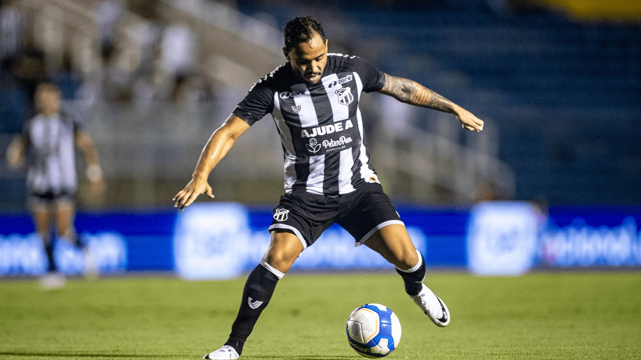 Jogador do Ceará pela Série B (foto: Stephan Eilert/Ceará SC)