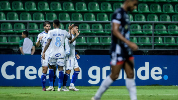 Lucas Silva comemora gol marcado pelo Cruzeiro (foto: Gustavo Aleixo/Cruzeiro)
