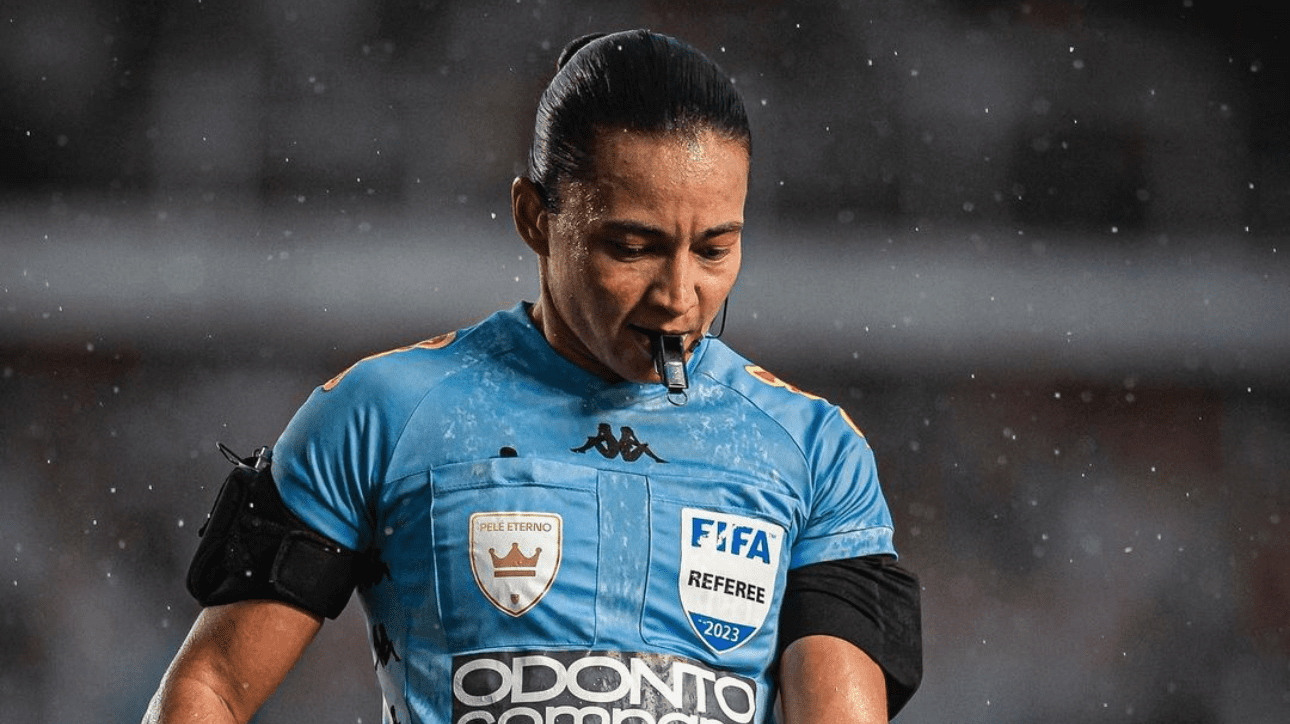 Edina Alves Batista, árbitra (foto: Anderson Lira)