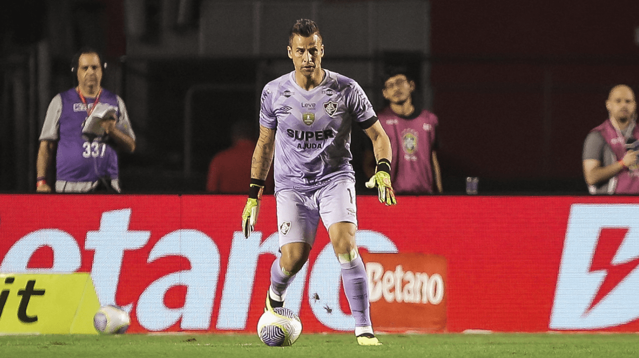 Fábio, goleiro do Fluminense, durante partida contra São Paulo, pela sexta rodada do Campeonato Brasileiro Feminino (foto: Lucas Merçon/Fluminense FC)