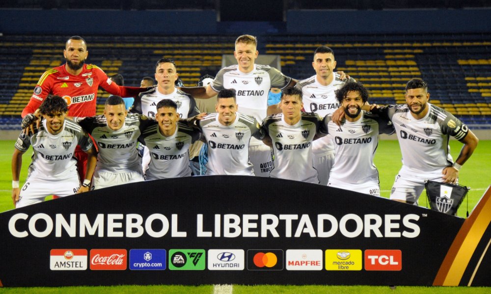 Jogadores do Atlético antes do jogo contra o Rosario Central (foto: Marcelo Manera/AFP)