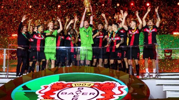 Bayer Leverkusen comemora a conquista da Copa da Alemanha (foto: Reprodução/Bayer Leverkusen)