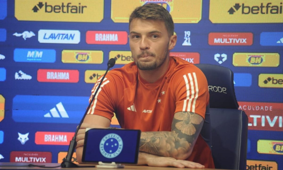 Gabriel Grando em coletiva do Cruzeiro (foto: Alexandre Guzanshe/EM/D.A.Press)