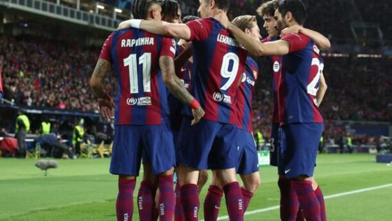 Barcelona tenta confirmar a vaga na Liga dos Campeões da Europa (foto: FRANCK FIFE/AFP via Getty Images)