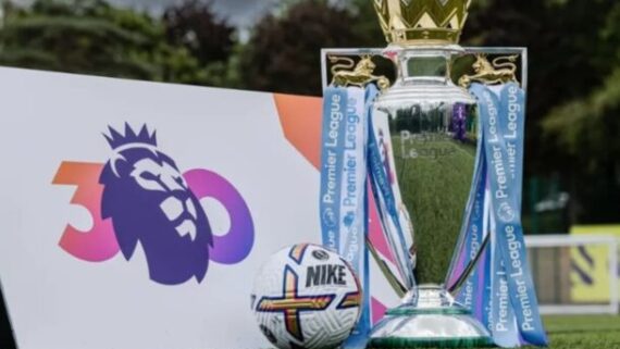 Taça do campeonato (foto: Foto: Jonathan Nackstrand/AFP)