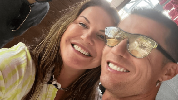 Katia Aveiro, cantora, e Cristiano Ronaldo (foto: Reprodução/Instagram)