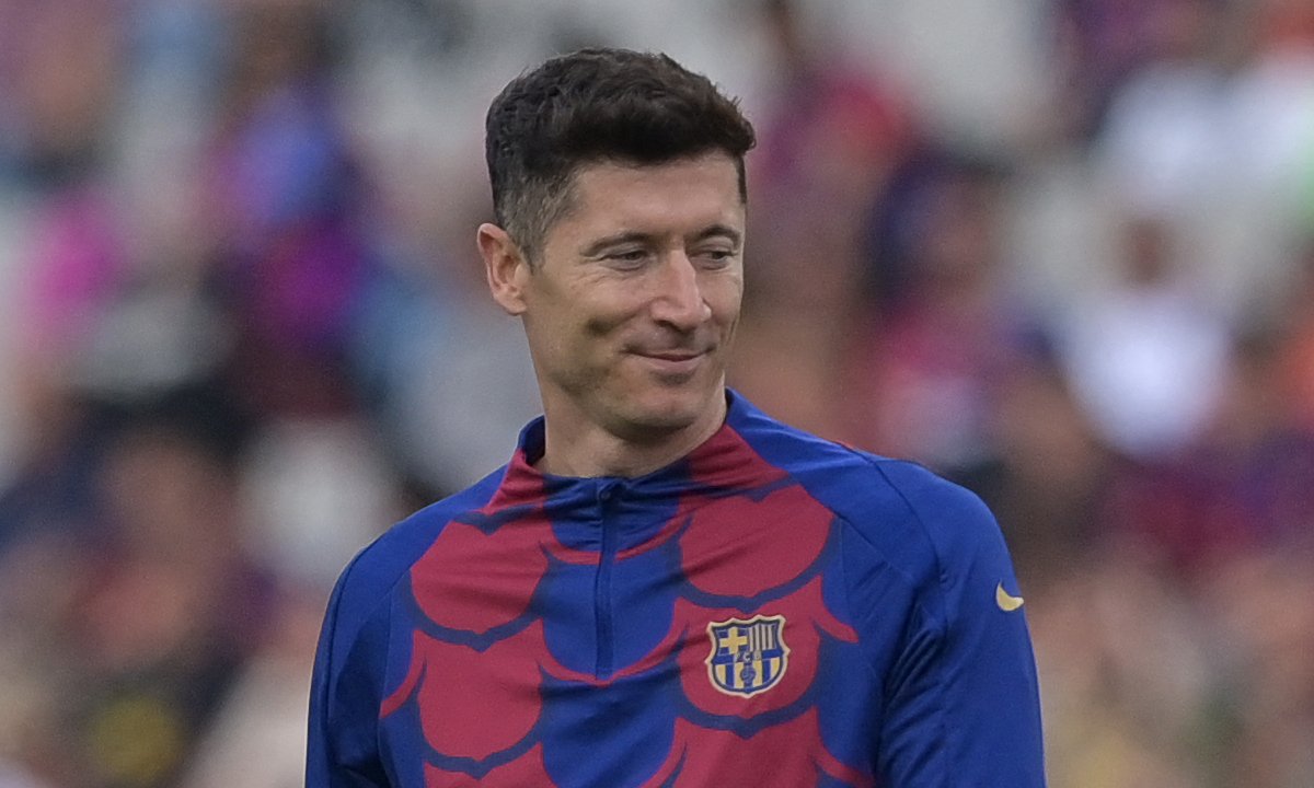 Lewandowski em treino pelo Barcelona (foto: MANAURE QUINTERO / AFP)