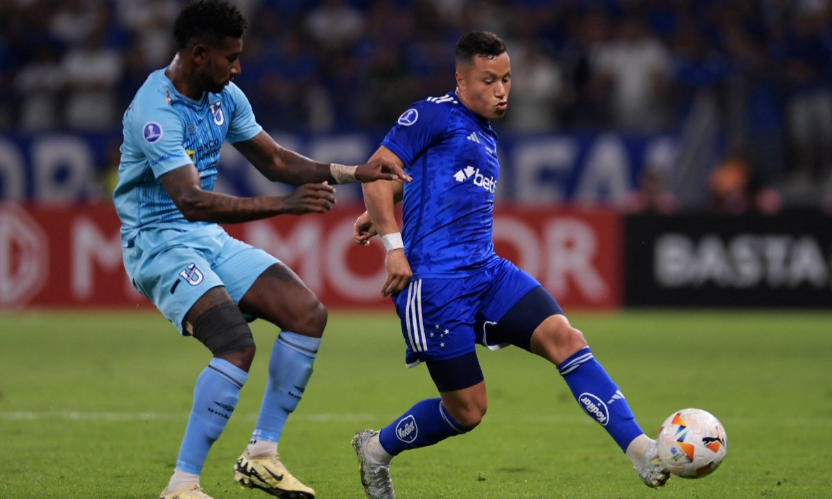 Marlon em jogo do Cruzeiro (foto: Alexandre Guzanshe/EM/D.A.Press)