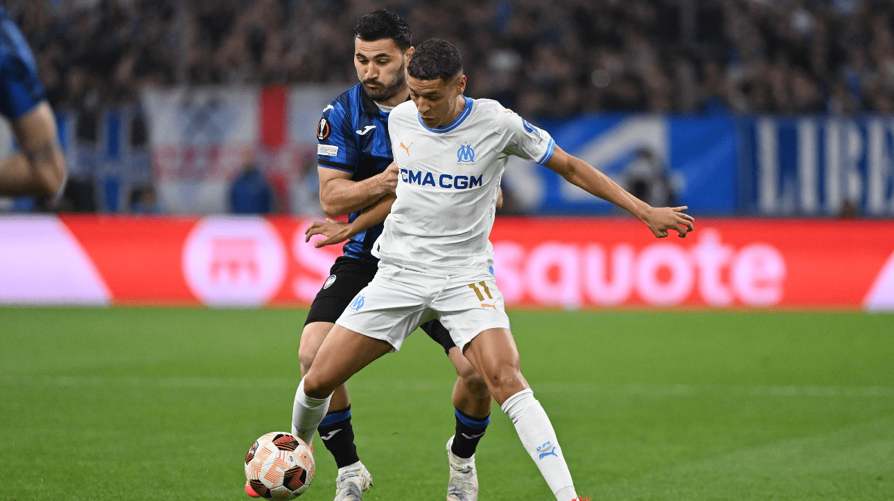 Jogadores de Olympique de Marselha e Atalanta (foto: Sylvain Thomas/AFP)