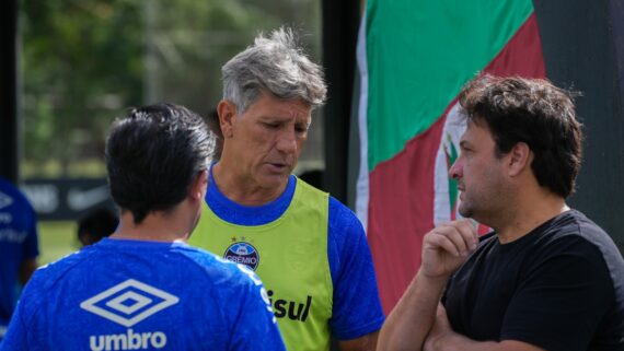 Renato Gaúcho e Alberto Guerra em treino do Grêmio (foto: Grêmio/Divulgação)