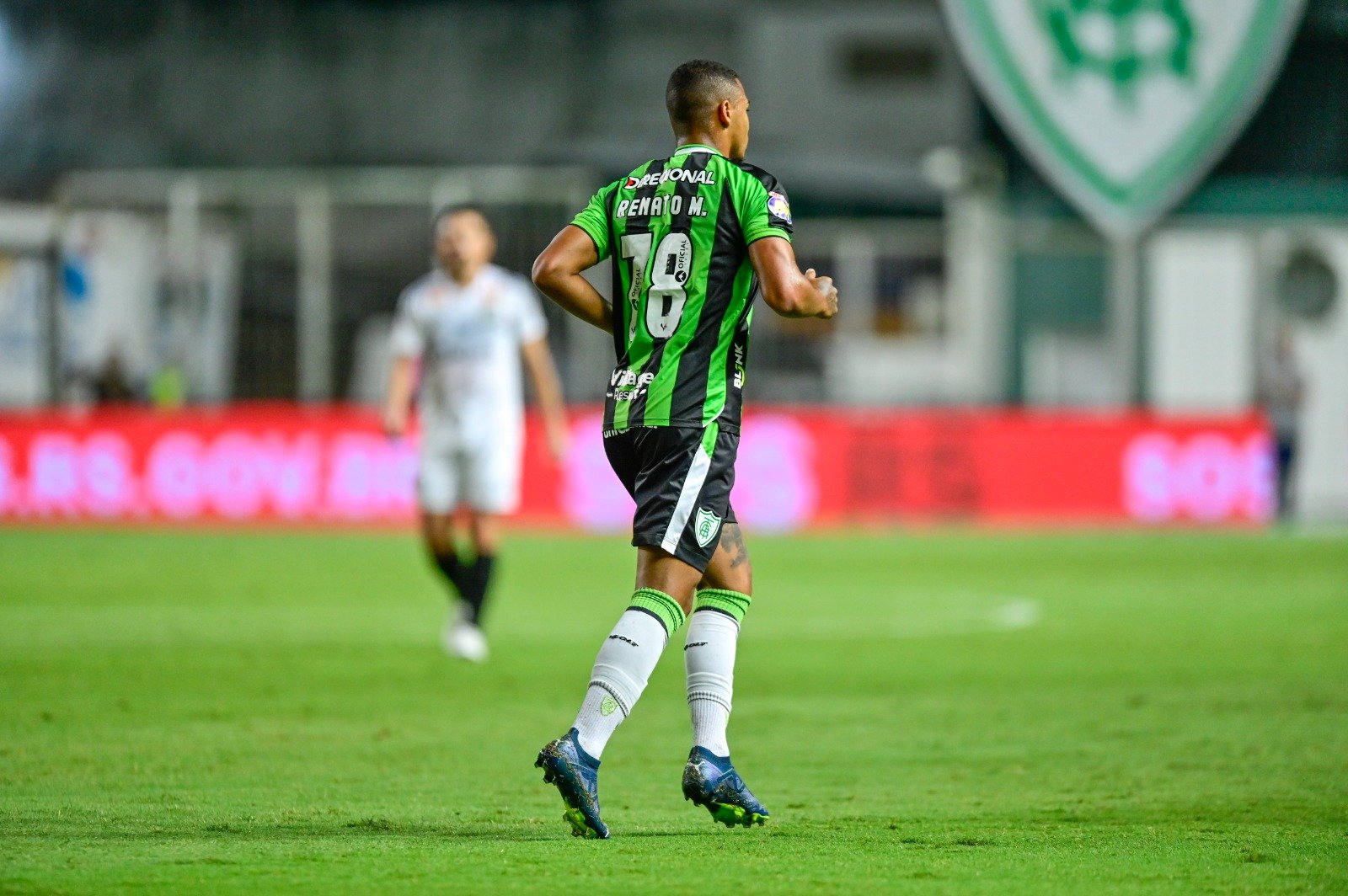 Renato Marques, atacante do América, autor do gol polêmico contra o Santos (foto: Mourão Panda/América)