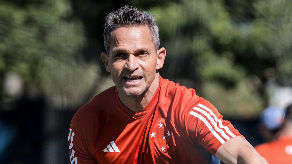 Robertinho em treino do Cruzeiro (foto: Gustavo Aleixo/Cruzeiro)