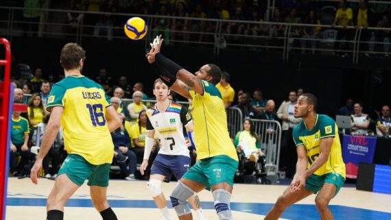 Seleção Brasileira em partida pela Liga das Nações de Vôlei (foto: Maurício Val/FV Imagem/CBV/Divulgação)