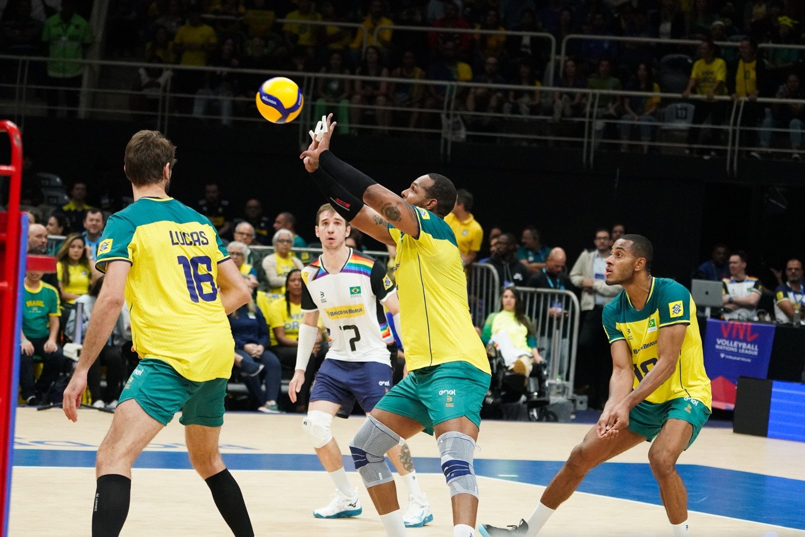 Seleção Brasileira em partida pela Liga das Nações de Vôlei (foto: Maurício Val/FV Imagem/CBV/Divulgação)