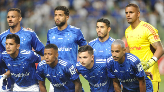 Time do Cruzeiro antes de jogo com Unión La Calera (foto: Alexandre Guzanshe/EM/D.A.Press)
