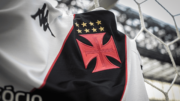 Escudo do Vasco no uniforme (foto: Matheus Lima/Vasco)