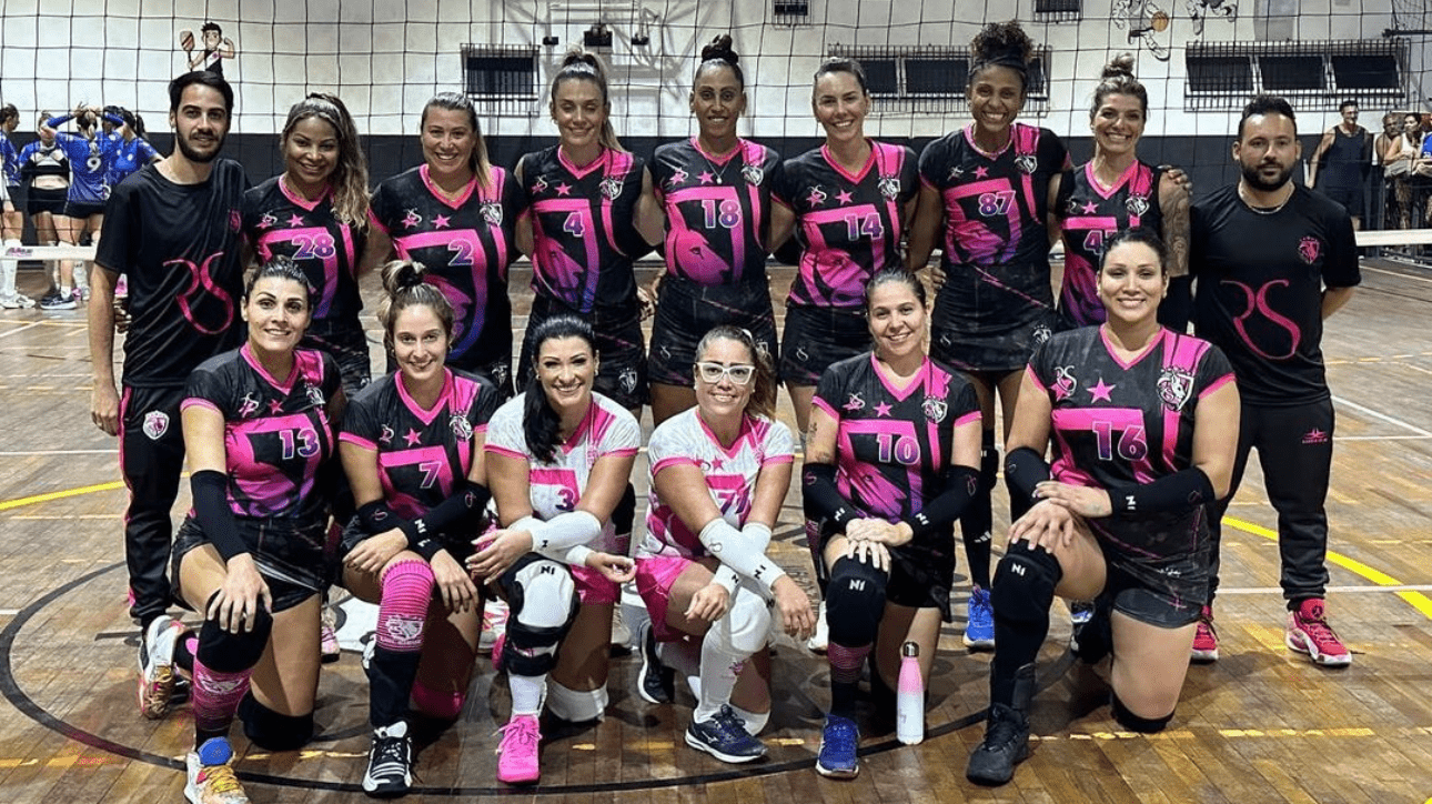 Time do RS Voleibol, que contou com Tandara, Fabíola, Mari Blum e Nati Martis (foto: Reprodução/Instagram RS Voleibol)