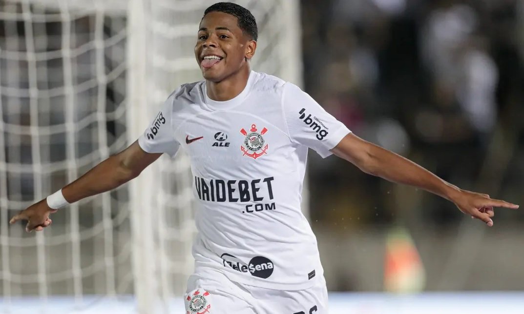 Wesley, do Corinthians, abre os braços em comemoração (foto: Rodrigo Coca/Corinthians)