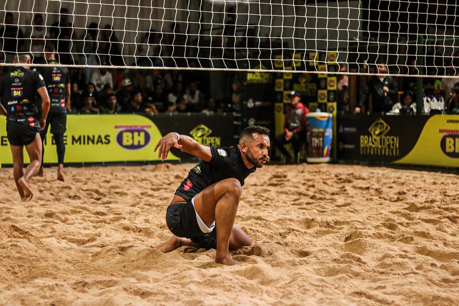 Anderson Águia, que já jogou com Ronaldinho Gaúcho, Romário, Neymar e outros craques, estará em BH (foto: Divulgação/Brasil Open de Futevôlei)
