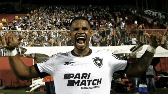 Júnior Santos, atacante do Botafogo (foto: Vítor Silva/Botafogo)