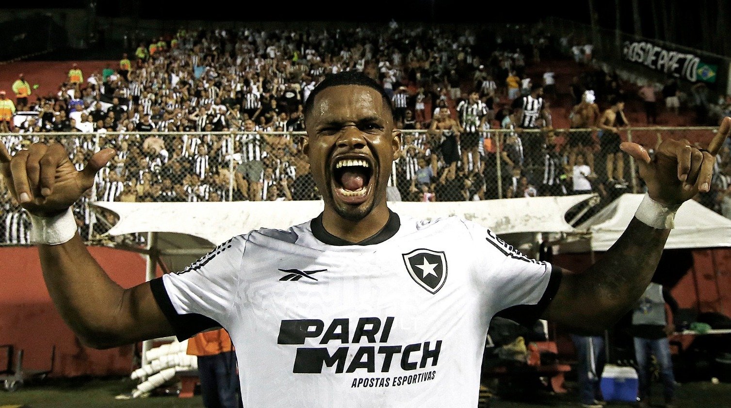 Júnior Santos, atacante do Botafogo (foto: Vítor Silva/Botafogo)