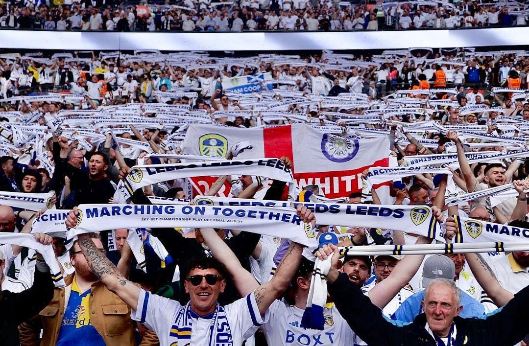 Torcedores do Leeds United (foto: Divulgação/Leeds United)