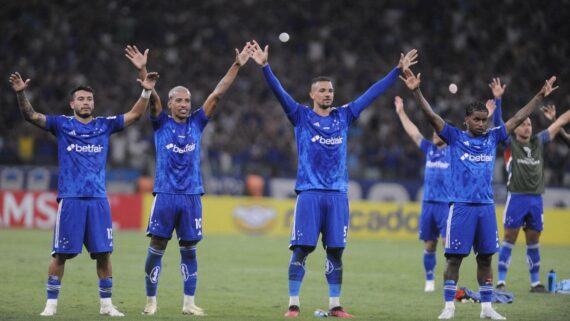 Cruzeiro somou 12 pontos no Grupo B da Copa Sul-Americana (foto: Alexandre Guzanshe/EM/D.A.Press)