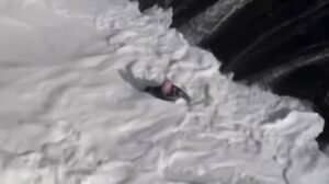 Will Santana ficou preso entre a correnteza e as pedras ao tentar salvar o jet-ski do amigo - Crédito: 