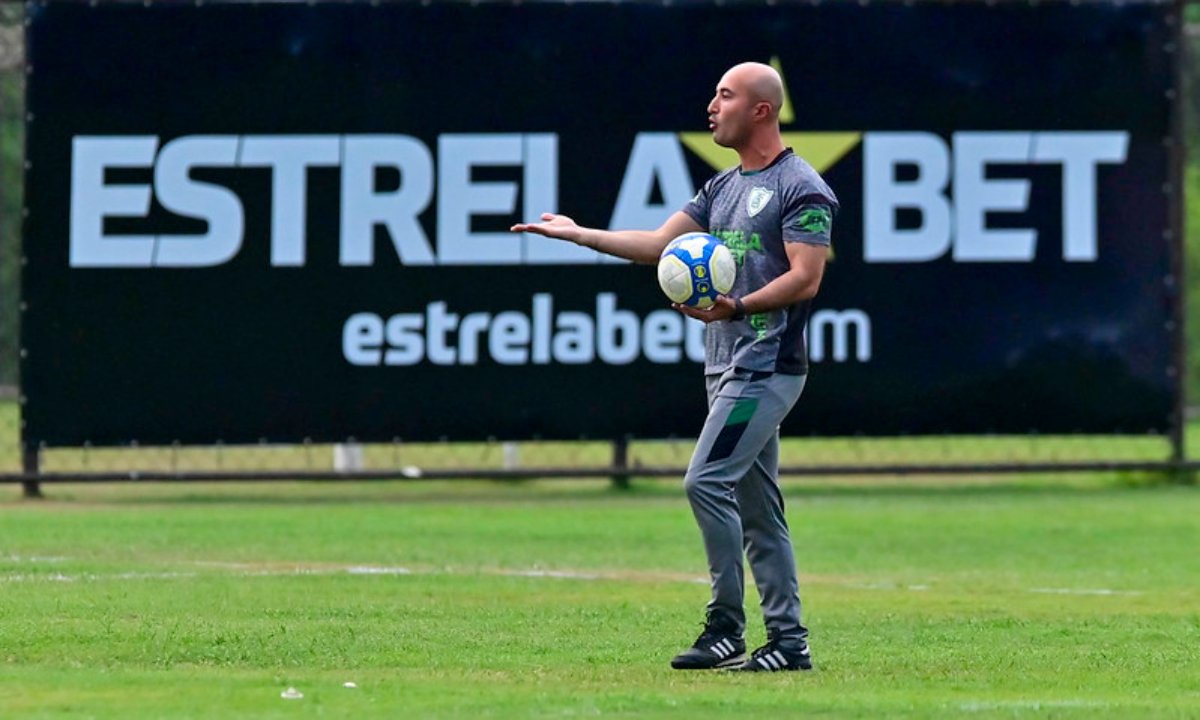 Cauan de Almeida em treino antes de jogo pela Série B (foto: Mourão Panda/América)