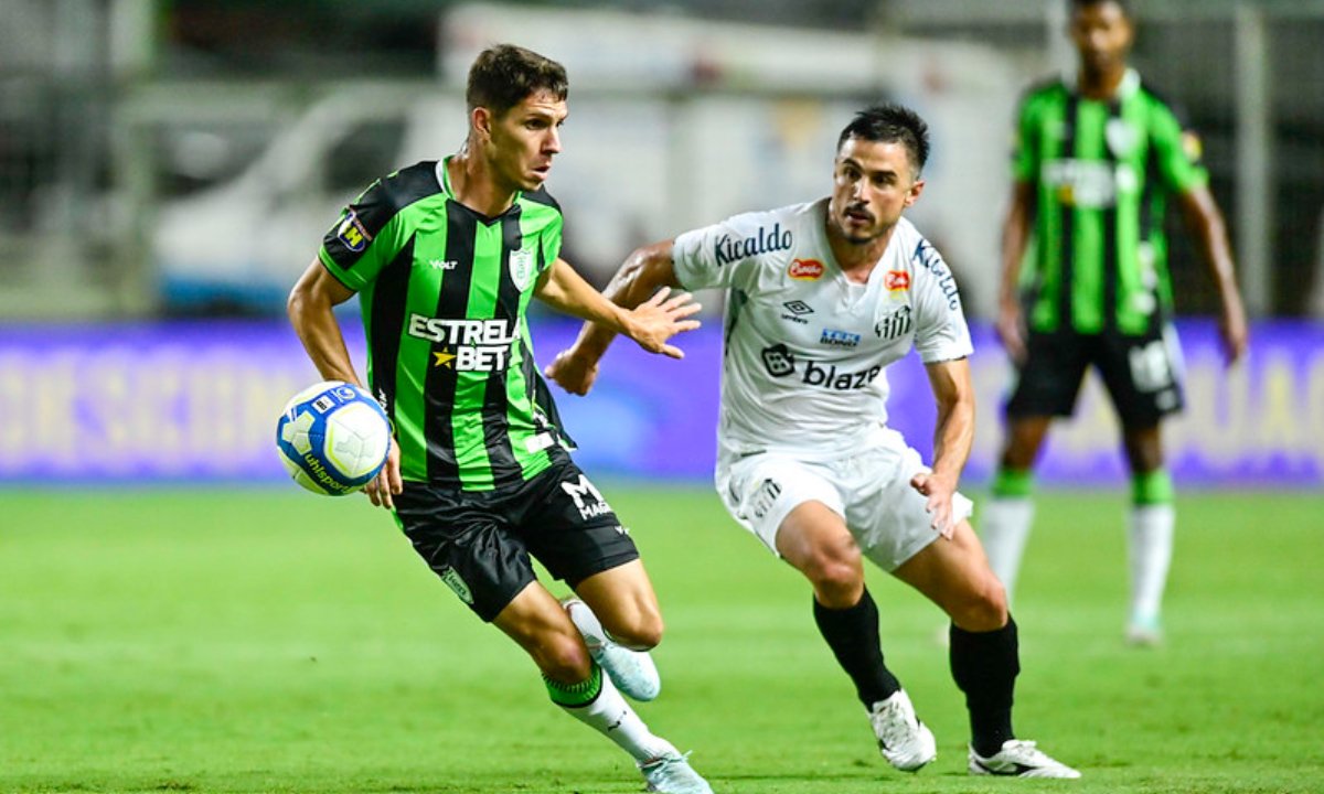 América e Santos em jogo pela Série B (foto: Mourão Panda/América)