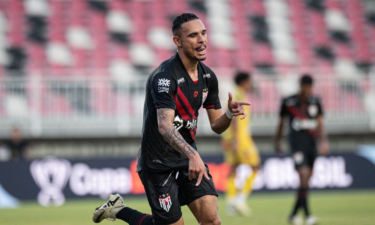 Atlético-GO em jogo da terceira fase da Copa do Brasil (foto: Luiz Vieira)