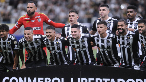 Jogadores do Atlético antes de jogo pela Libertadores na Arena MRV (foto: Alexandre Guzanshe/EM/D.A Press)