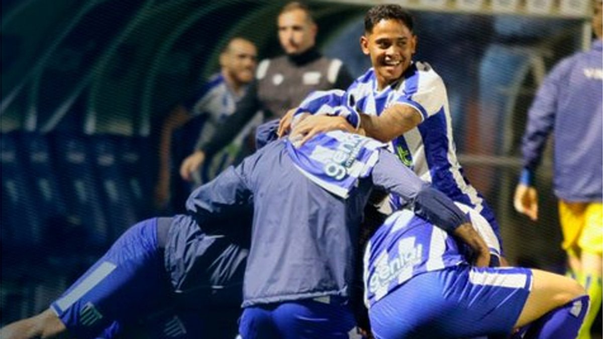 Avaí comemora gol na Série B (foto: Divulgação/Avaí)