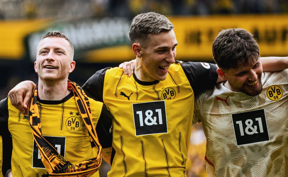 Jogadores do Borussia Dortmund durante despedida de Reus do Signal Iduna Park (foto: Divulgação/X/Borussia Dortmund)