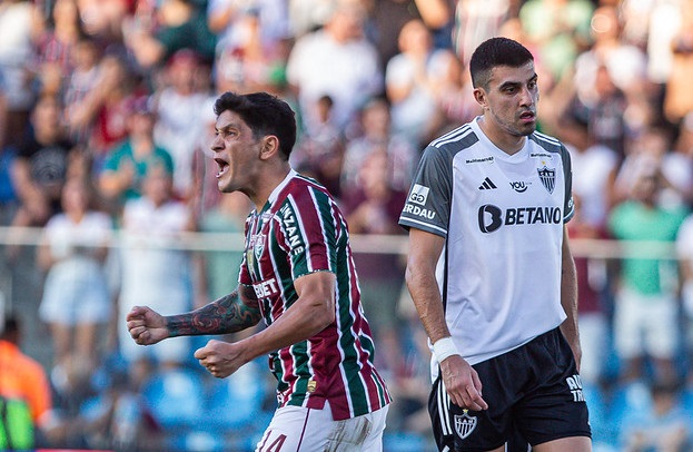 Cano comemora gol do Fluminense; Battaglia lamenta - (foto: Marcelo Gonçalves/Fluminense)