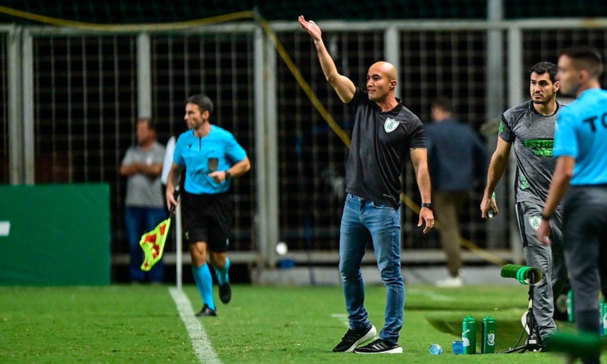 Cauan de Almeida em jogo contra o Vila Nova, pela Série B (foto: Mourão Panda/América)