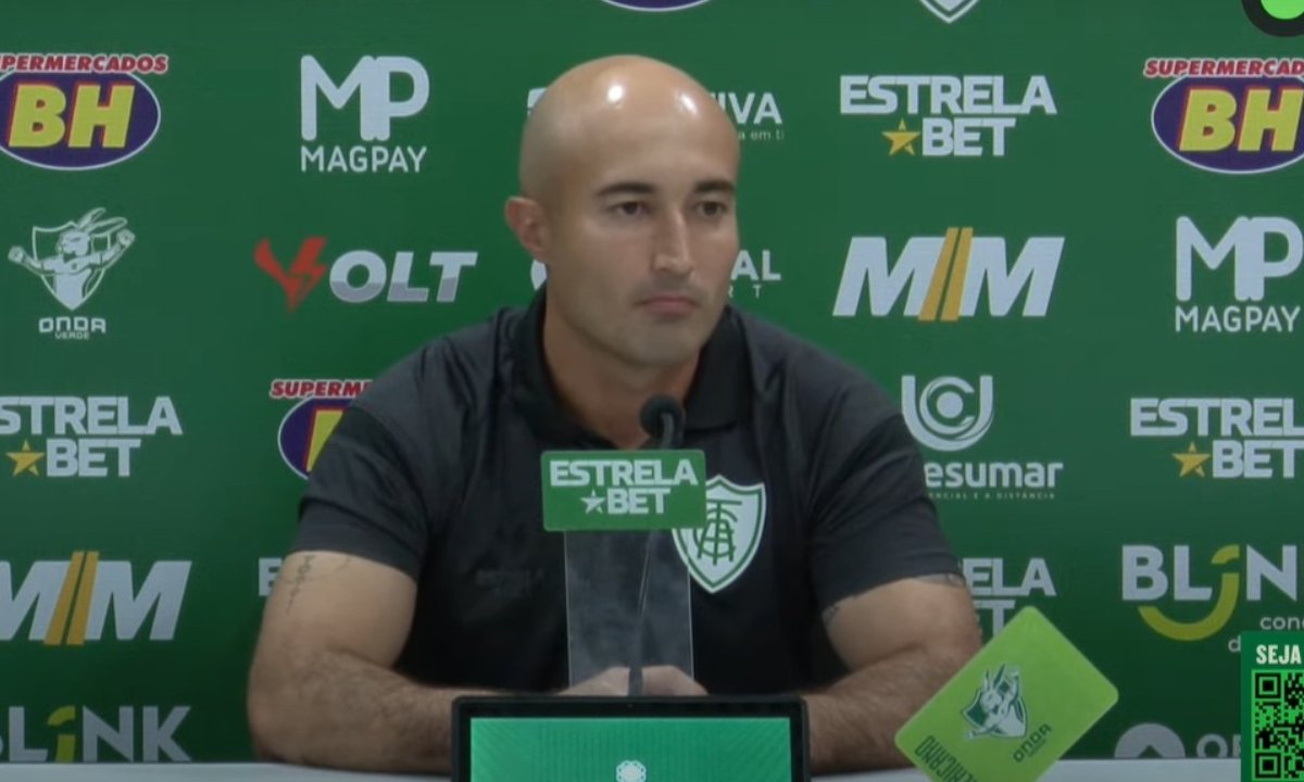 Cauan de Almeida, técnico do América, em entrevista coletiva (foto: Reprodução)