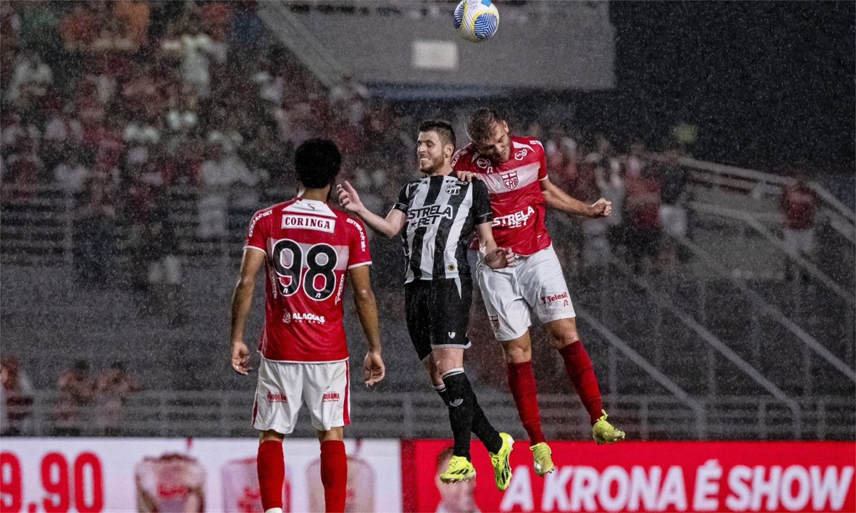 CRB venceu Ceará com gol no fim (foto: Francisco Cedrim/CRB)