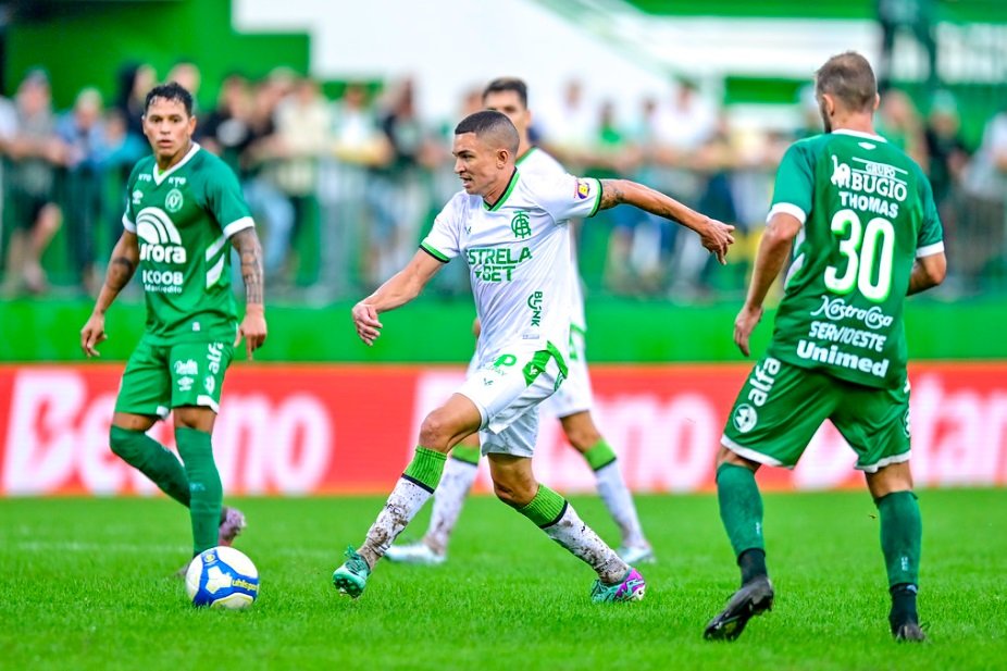 Chapecoense e América empataram por 2 a 2 pela terceira rodada da Série B (foto: Mourão Panda/América)