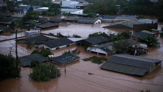 Enchente em Eldorado do Sul (foto: Anselmo Cunha/AFP)