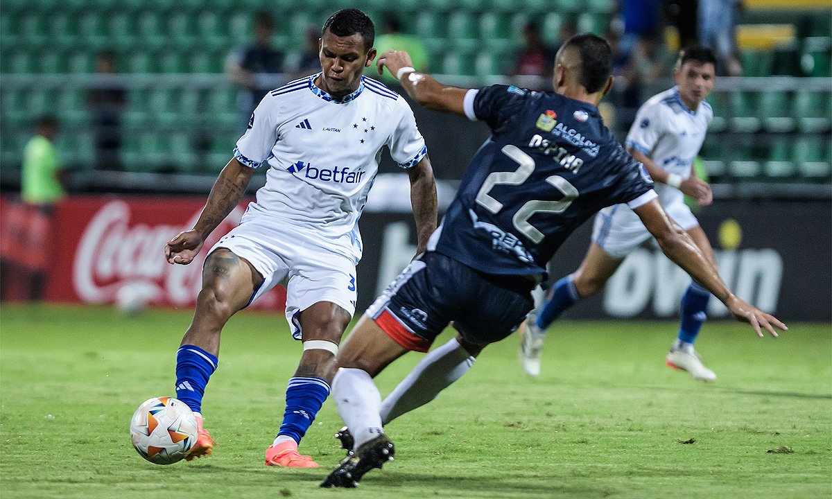 Alianza e Cruzeiro se enfrentaram na Copa Sul-Americana (foto: Gustavo Aleixo/Cruzeiro)