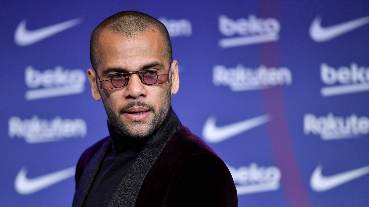 Daniel Alves, ex-jogador condenado por estupro (foto: Pau BARRENA / AFP)
