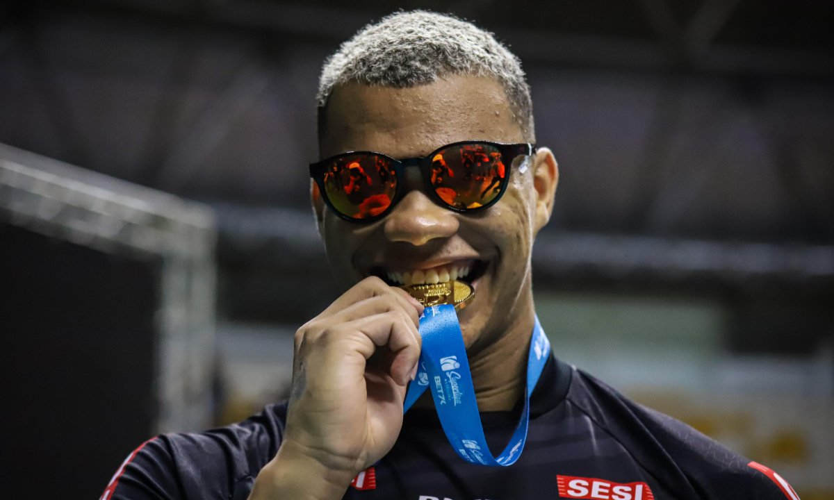 Darlan na final da Superliga Masculina de vôlei (foto: Fernanda Oliveira/Recife)
